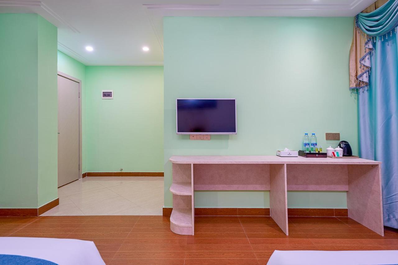 Frida Hotels Guangzhou Baiyun International Airport Exterior photo